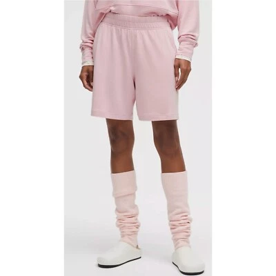 Bermudas cortas Lululemon BeCalm tiro medio rosa neblina talla XS NUEVAS CON ETIQUETAS $78 confort salón Foto 1 de 4