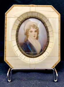 ANTICO QUADRO MINIATURA DAMA RITRATTO OTTONE/AVORIO INCORNICIATO, FIRMATO c1900 - Foto 1 di 5