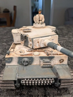 1/32 Forces of Valor Sd.Kfz.181 Tiger I,  #100 German Army sPzAbt 502 - Image 1 of 4