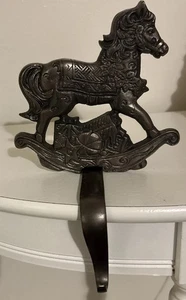 Vintage Metall Schaukelpferd Weihnachten Strumpf Aufhänger/Halter - Bild 1 von 5