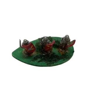 3 Vintage Toy Lead Painted Knights On Tear Drop Base .5" Tall - Picture 1 of 3