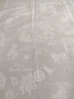 Cobertor Peacock Alley Baby Matelassé Gris Rimas Infantiles 48x55 Algodón Egipcio Foto 1 de 4