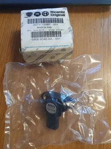 GENUINE MOPAR JEEP GRAND CHEROKEE 3.0CRD 07-09 MAP SENSOR 68066040AA - Picture 1 of 1