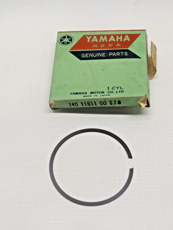 НОВОЕ ИЗ СТАРЫХ ЗАПАСОВ YAMAHA 240-11611-00-00 ПОРШНЕВОЕ КОЛЬЦО STD ОТВЕРСТИЕ TD2 YZ125 TZ250 - Изображение 1 из 1