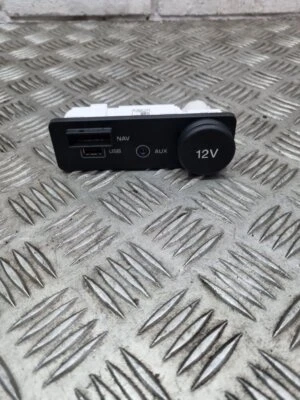 Jaguar Xe X760 2015-2019 USB port - image 1 of 4