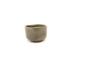 Tazza ceramica sake tè astratto verde e marrone vintage Giappone o fioriera succulenta - Foto 1 di 11