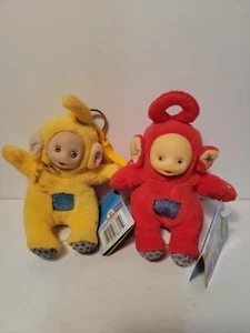 Teletubbies Fun 4 Todo Amarillo y Rojo Pequeño Mochila de Peluche Clip Ragdoll 1998 - Imagen 1 de 7