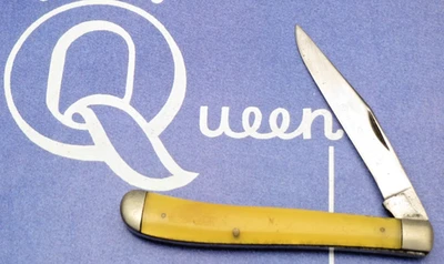 Vintage QUEEN STEEL #13 Single Blade Slim Trapper Knife Yellow Handles Light Use - Image 1 of 4