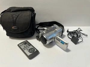 Panasonic 3CCD PV-GS250 MiniDv Mini Dv Videocámara Reproductor de VCR Paquete de Video SIN PROBAR - Imagen 1 de 23