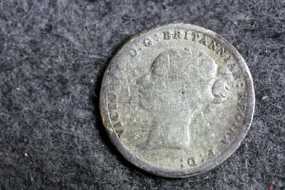 ESTATE FIND 1885 - Great Britain 3 Pence Silver Coin!!  #J18398 - Image 1 of 2