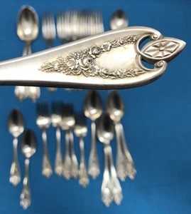 22 Pc 1911 OLD COLONY Silverplated Flatware & Serving Pieces 1847 Rogers Bros - Picture 1 of 8