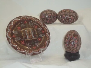 3 Hand Painted Wooden Eggs With Matching Plate Made in Russia - Picture 1 of 4