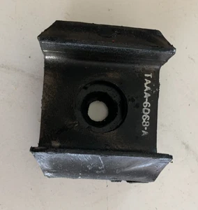 NOS 1953 - 1960 FORD TRUCK UPPER TRANSMISSION MOTOR MOUNT TAAA-6068-A - Picture 1 of 2