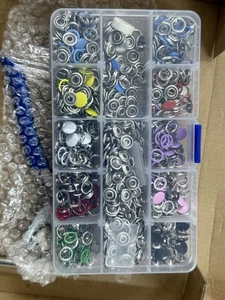 Juego de 200 pulsadores con pinza - Imagen 1 de 5