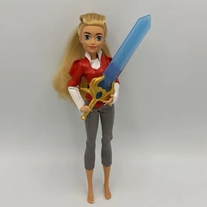 Netflix DreamWorks She-Ra & The Princesses Of Power Force Captain Adora 10" Puppe - Bild 1 von 19