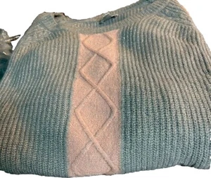 Soft Cable Knit Sweater By Avenue . Plus Sz 26/28 . Metallic Silver With Pink . - Picture 1 of 6