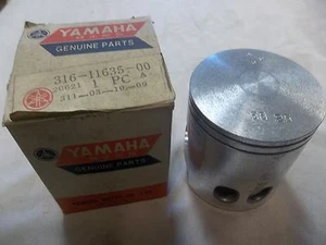 YAMAHA NOS/OEM 1ST O/S .25 .010 PISTÓN AT2 AT3 1972 1973 316-11635 - Imagen 1 de 1