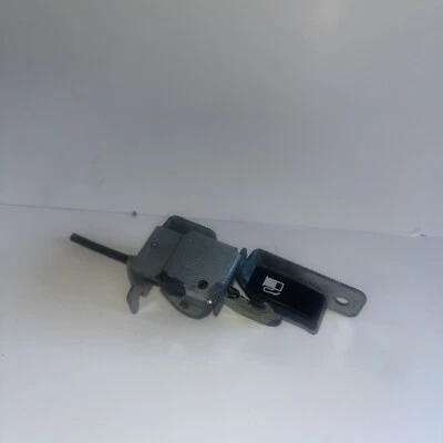 Manija de palanca de liberación de puerta de combustible Acura RSX 2003 2004 2005 2006 Foto 1 de 4