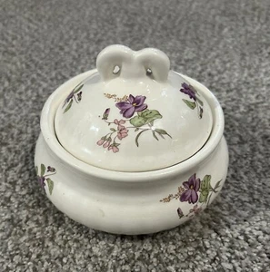 Keramik Deckel Bonboniere Made in England lila floral mit Deckel handbemalt - Bild 1 von 12