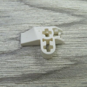 LEGO Technic - 44850 - Connector - 2x3 - Perpindicular With Catch - White - Picture 1 of 7