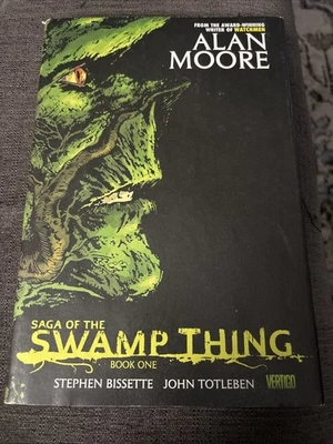Chaqueta antipolvo Saga Swamp Thing Book One tapa dura cómics novela gráfica Alan Moore Foto 1 de 4
