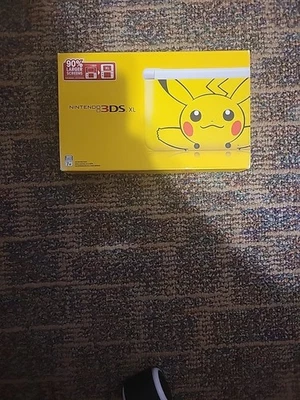 Pokèmon Center Pikachu 3DS XL apenas caixa e manuais, sem console LEIA - Imagem 1 de 4