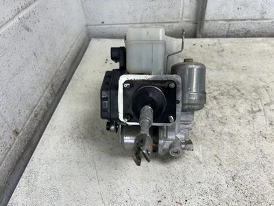 Toyota FJ Cruiser 2014 conjunto de bomba de freno antibloqueo OEM ID 8954135112 Foto 1 de 4