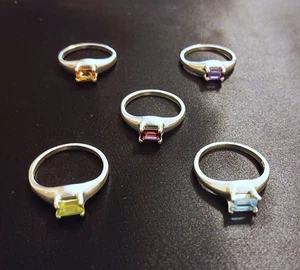 Lotto 5 anelli taglio smeraldo con gemme naturali argento sterling 925 timbrato - Foto 1 di 7