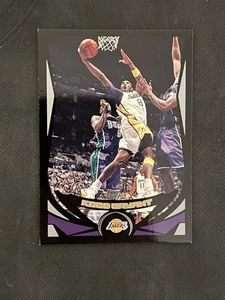 2004-05 Topps Black /500 Kobe Bryant #8 HOF - Picture 1 of 2