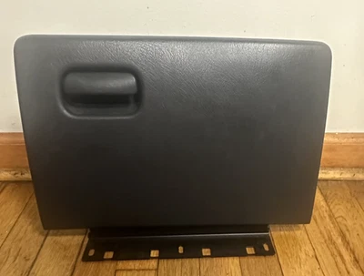 1998-2005 OEM Chevrolet S10 Blazer GMC Sonoma Jimmy перчаточный ящик дверь темно-серый - Изображение 1 из 4