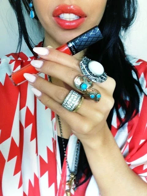 REVLON Colorburst Gloss Volumizzante Lucidalabbra 046 Sizzle Stones - - Immagine 1 di 1