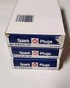 24 pcs. NOS AC Delco Spark Plugs GM # 5613946 Delco # R45XLS6 GA47 Sparkplugs - Bild 1 von 3