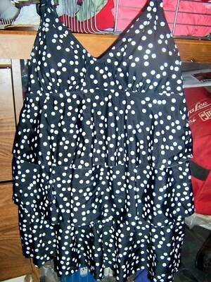 NUEVO CON ETIQUETAS JACLYN SMITH Traje de baño con volantes a lunares negro/blanco - TALLA 8 Foto 1 de 3