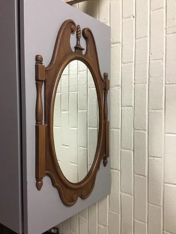 VTG MCM EARLY AMERICAN SYROCO WALL MIRROR 27 1/4 X 16 1/4” BEAUTIFUL RESIN OVAL Cover