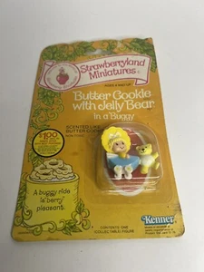 GALLETA DE MANTEQUILLA MINIATURAS STRAWBERRYLAND DE COLECCIÓN CON OSO DE GELATINA EN BUGGY - Imagen 1 de 6