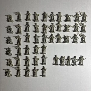 ESCI ERTL # 244 German Paratroopers Green Devils WWII 1/72 Scale Model Kit - Picture 1 of 3