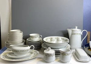 Bell Flower 2999 Fine China Japan Numerous Pieces - See List of items - Picture 1 of 15