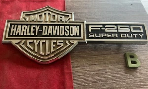 #B 1) 2003 - 2007 Ford F250 Super Duty Harley Davidson fender Emblem 943156A - Bild 1 von 7
