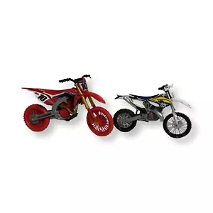 Honda CRF 450R & Husqvarna FE 501 1:12 Diecast Motorcycle Lot - EUC - Picture 1 of 10
