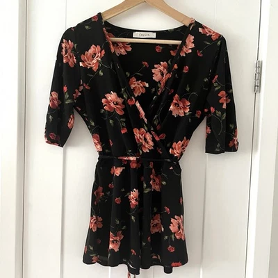 Oasis Size S Black Red Floral Faux Wrap Stretch Top Blouse Short Sleeved - Image 1 of 4