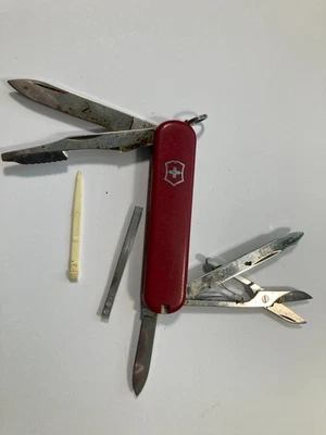 Victorinox Executive 74mm Red Swiss Army Knife (B) - Image 1 of 2