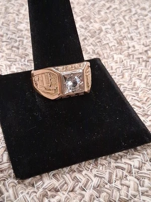 Anillo de oro 14k para hombre talla 12 circonitas con grabados Foto 1 de 4