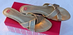 ELAINE TURNER “AMY-RS12” SANDALIAS DESLIZABLES CRUZADAS DE CUERO DORADO EE. UU. 10 - Imagen 1 de 6