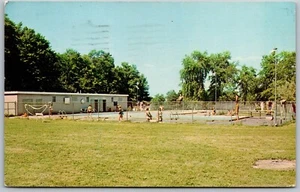 De colección Nueva York NY Piscina Dunkerque Terrenos de Conferencia Años 60 Ver Postal - Imagen 1 de 2
