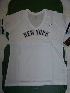 Camisa Nike SlimFit para mujer New York Yankees nueva con etiquetas - Imagen 1 de 3