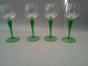 MCM 1970's Four Green Stem Wine hock Glasses - Imagen 1 de 4