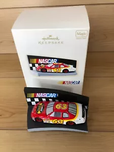 Nuevo Hallmark Keepsake Nascar The Race Is On 2007 Adorno de Navidad - Imagen 1 de 4