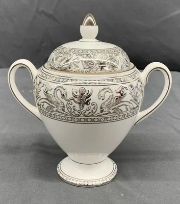 Cuenco de azúcar de platino florentino (dragones) Wedgwood Bone China con tapa Foto 1 de 4