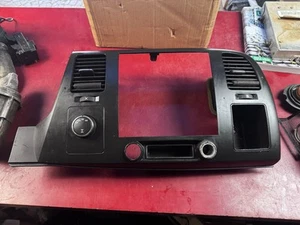 2007-2014 GMC Sierra Silverado Center Dash Radio Air Vent Trim Bezel 4x4 OEM - Picture 1 of 12