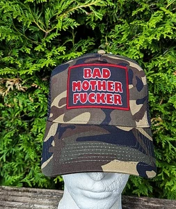 Gorra Bad Mother Fucker Trucker Cap Biker Snapback camuflaje Beechfield - Imagen 1 de 3
